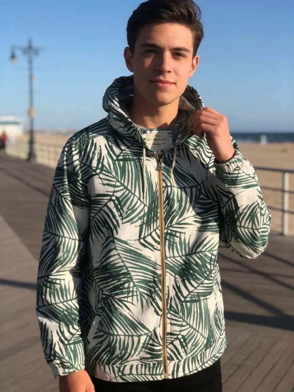 Weatherproof Vintage Men's Green Leaf Print Lightweight Zip-Up Hooded Jacket